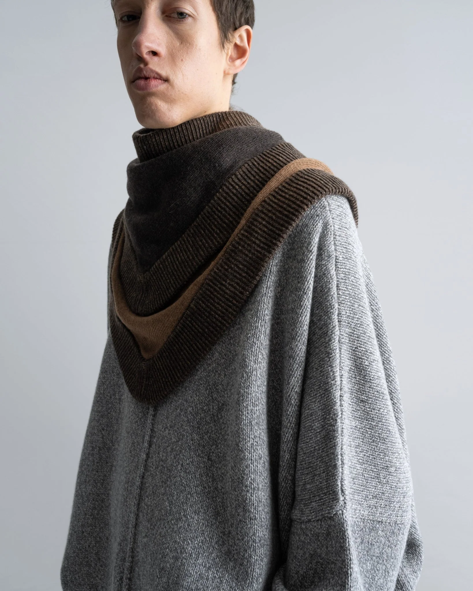 TRIANGLE SCARF - Image 3